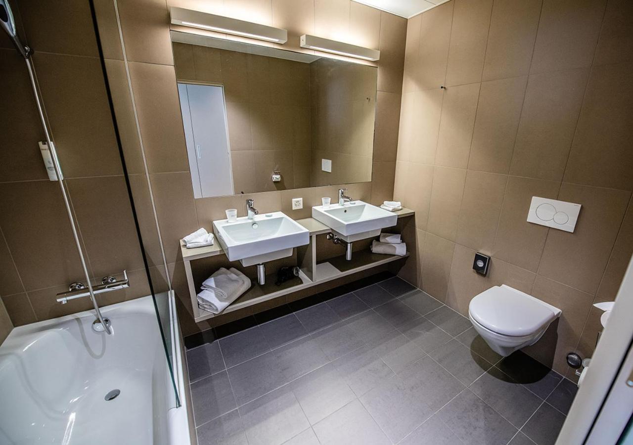 Discovery Hotel 3* Superior Кріссіер Екстер'єр фото