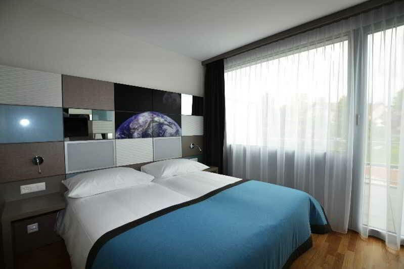 Discovery Hotel 3* Superior Кріссіер Екстер'єр фото