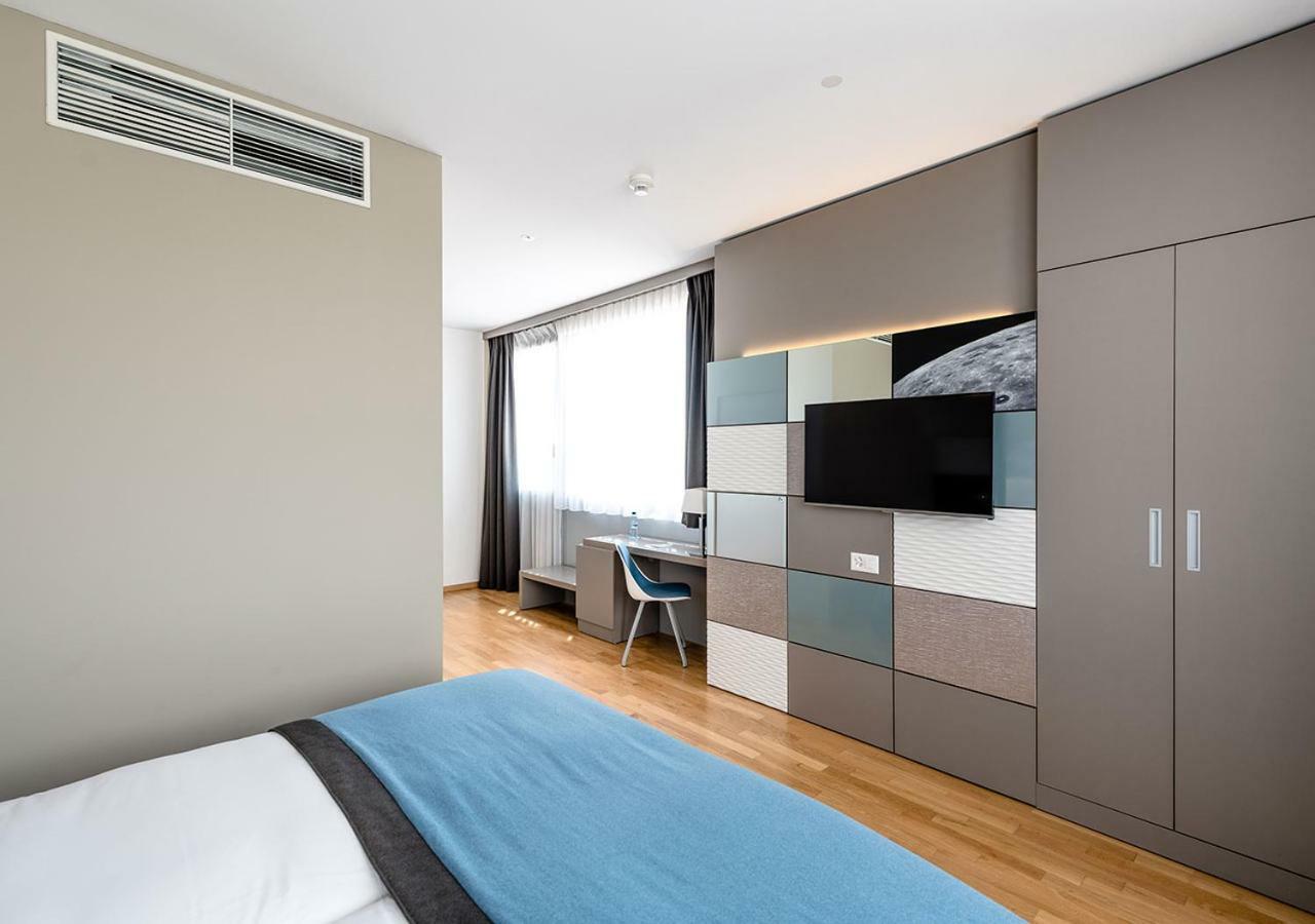 Discovery Hotel 3* Superior Кріссіер Екстер'єр фото