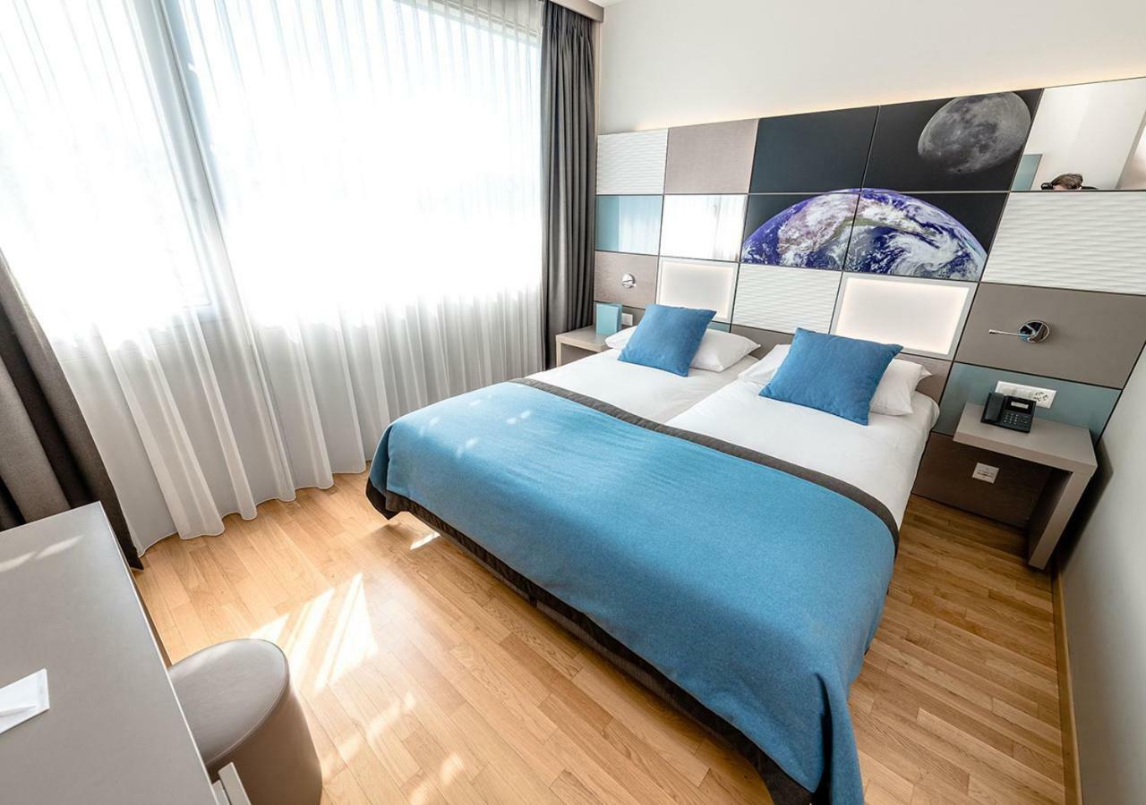 Discovery Hotel 3* Superior Кріссіер Екстер'єр фото
