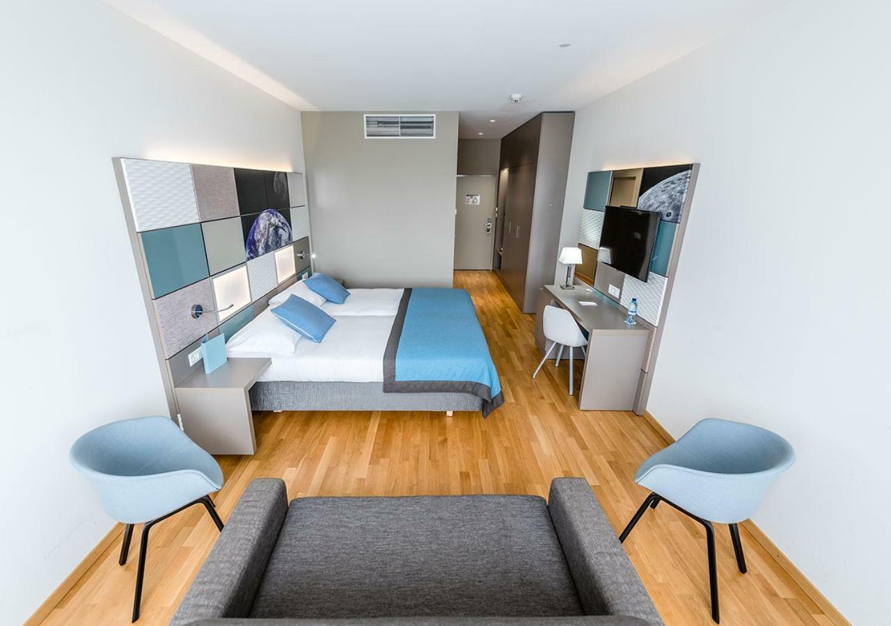 Discovery Hotel 3* Superior Кріссіер Екстер'єр фото
