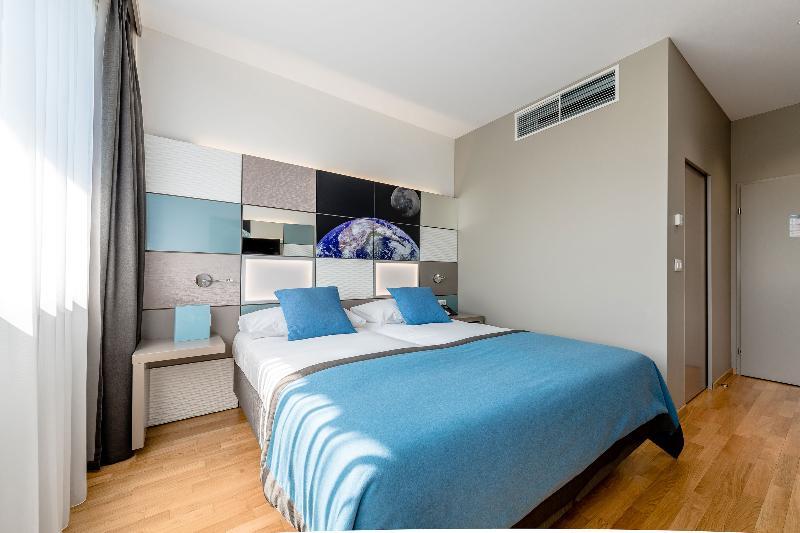 Discovery Hotel 3* Superior Кріссіер Екстер'єр фото